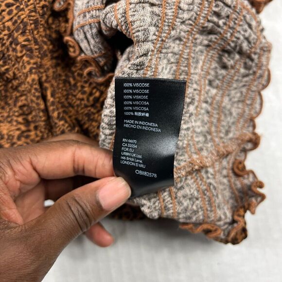 Urban Outfitters Smocked Cropped Top Animal Print Off The Shoulder Shirt LARGE - Picture 9 of 11